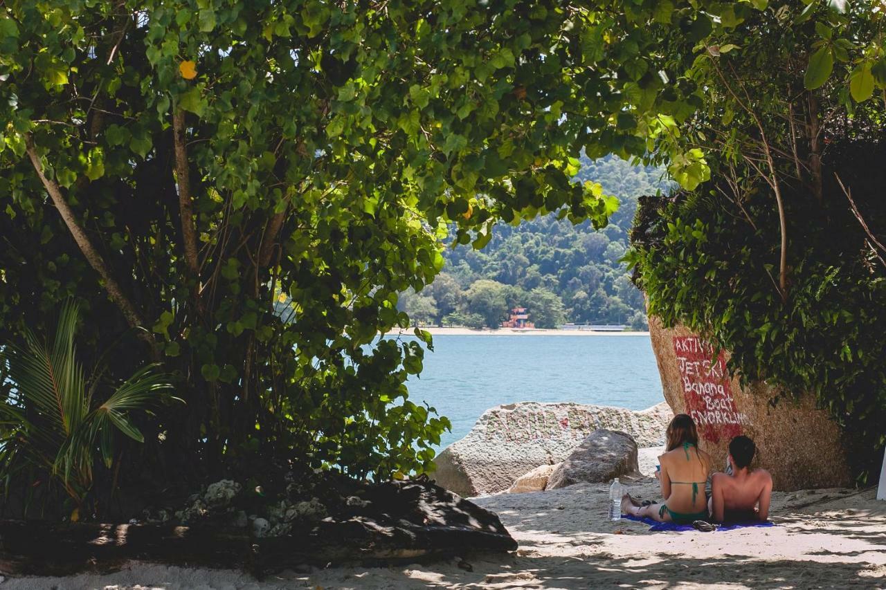 安宗甘海滩度假村 甘榜直落尼巴 外观 照片